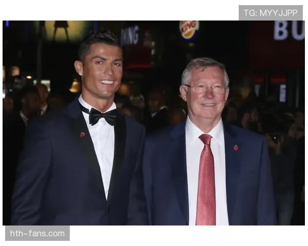 穆里尼奥与弗格森共忆辉煌岁月，传奇教头再续足球佳话