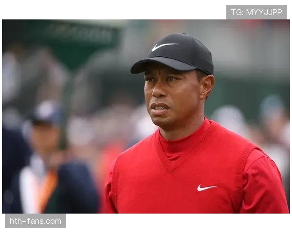 泰格·伍兹从豪宅走出来那一刻，周围阵仗像走秀，我提着菜的尴尬感瞬间被碾压